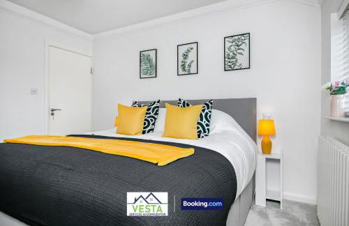 Three Bedroom House By Vesta Serviced Accommodation & Short Lets Borehamwood With Free WiFi & Free Parking - Foto 9