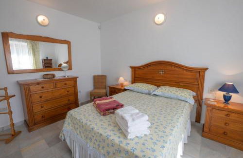 Private Heated Pool, Jacuzzi & 1225m2 garden in Villa Cipreses - Photo 44