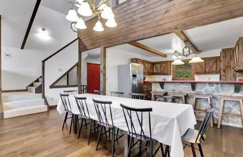 5 Bedroom Suites Hot Tub Jacuzzi Tub & Game Room - Photo 17