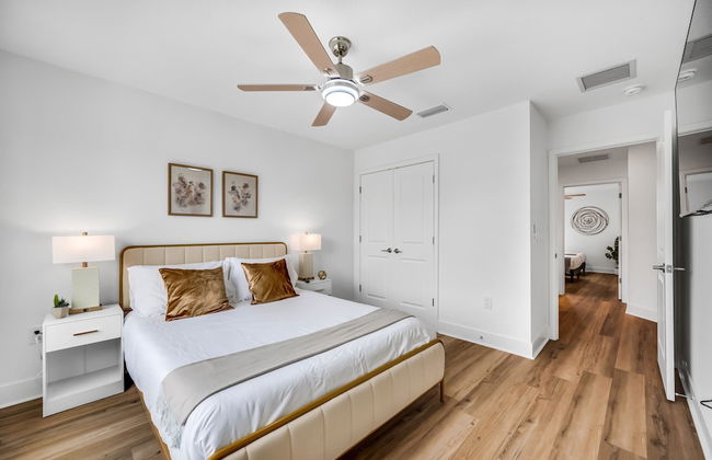 Luxury Home w Heated Pool, Gym, Playground & More! - Foto 3