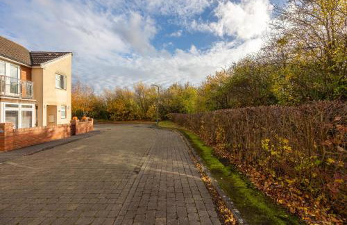 Hunsbury House - Excellent Location - Free Parking, Self-Check-In, SkyTV and Fast Wifi by Yoko Property - Foto 32