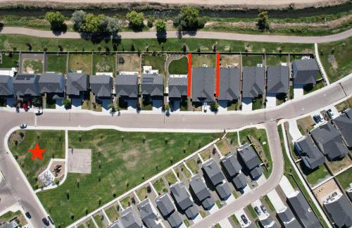 BRAND NEW 4-BDRM HOME Farmhouse at Grand Rapids - Foto 26