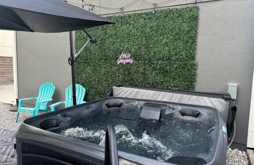 Pet Friendly Modern Zen Studio Retreat W/ Hot Tub! Home by RedAwning - Foto 2