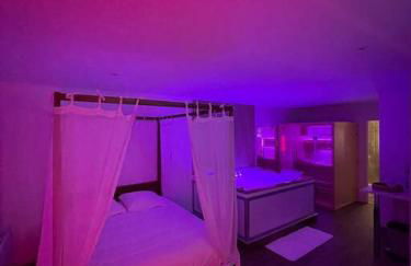 La Suite Bali Jacuzzi,Sauna,Netflix,Disney - Foto 4