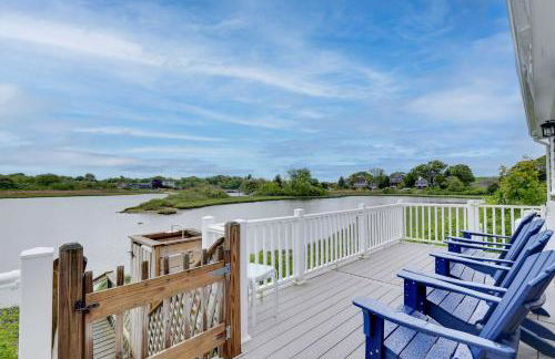 Cozy Narragansett Cottage with Dock and Outdoor Shower - Photo 19