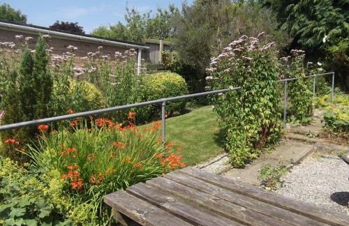 Hall Dale View near Matlock & Peak District - Photo 14