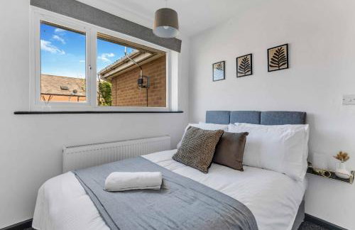 Group-Friendly 4-BR Home with Space & Comfort - Foto 10