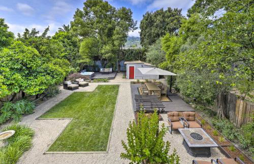 Luxe Wine Country Getaway with Vineyard Views - Foto 2