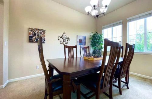 One Story Pet & Family Friendly Fireplace - Foto 30