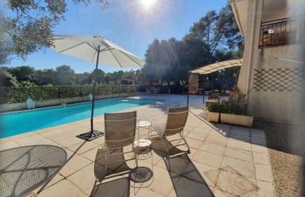 4 Bed Villa - Sleeps 8 - Pets - Pool - Parking - Foto 6