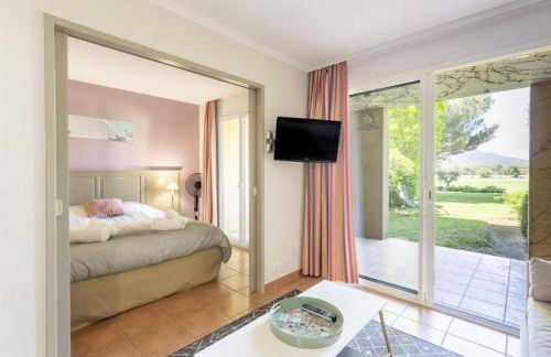 Hôtel du Golf de Pont Royal - appartement paisible rez de jardin - terrasse & piscine - Foto 13