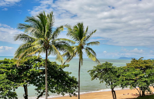 Beachfront Apartments on Trinity Beach - Photo 47