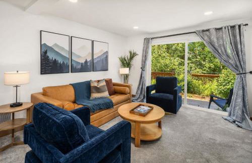 Luxury 6 BR Mansion w Water Views & Walk to Beach - Foto 36