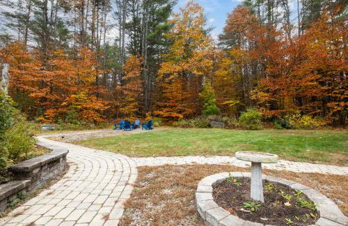 3BR Lake Luzerne Retreat with Game Room & Cozy Fire Pit - Foto 45