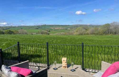 Hillview Haven - Photo 1