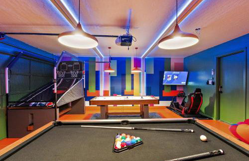 Chill and Relax Luxury Retreat with Pool Spa Game Room and Steam Room - Foto 3