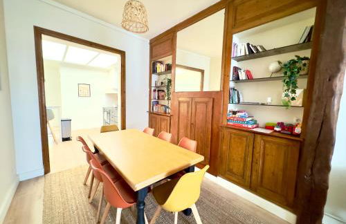 4 Ch - 10 pers - Grande Maison - Parking - Jardin - BBQ - Foto 9