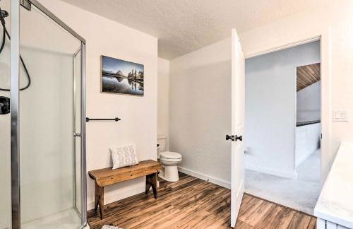 Spacious Sun-Up Bay Cabin, 20 Min to Downtown CDA! - Foto 15