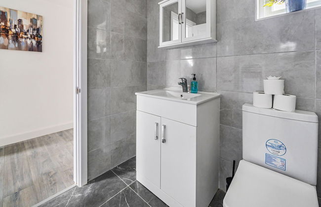 Modern Town Center Apartments Aldershot - Photo 60