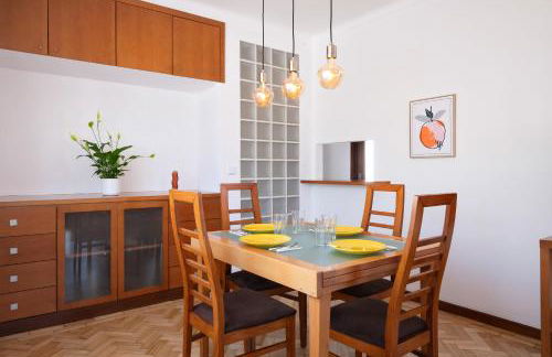 KING SIZE Bed with Air Conditioning near the BEACH & FREE Street Parking - Foto 18