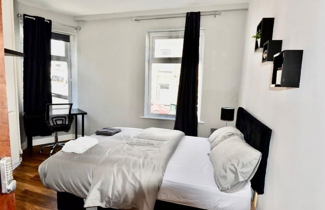 Cheer full 4 Bedroom House Train Station - Foto 24