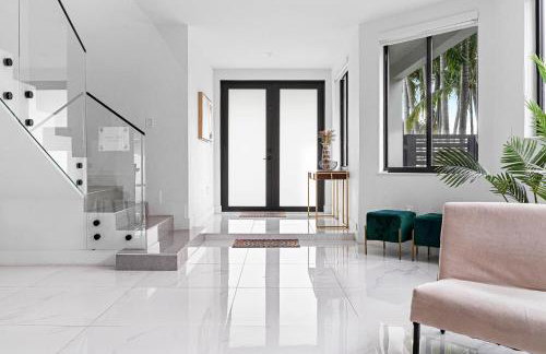 April Sale! 4 BR - Private Pool, Grill, Soaking Tub, Near Coral Gables & MIA Airport - Photo 48