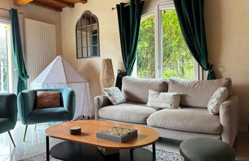 Le So Art, grande maison 4 chambres, terrain de pétanque, grand jardin clos, flipper, babyfoot, jeux Arcade, ping pong,1 km mer, proche golf, Port en Bessin, Bayeux et plages du débarquement, adaptée enfants - Foto 13