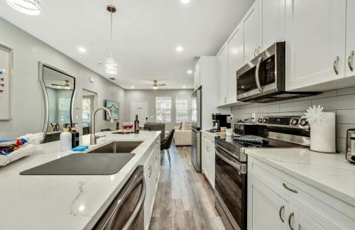 Chic Retreat-Stunning Design Cozy Fire Pit Escape! - Foto 15