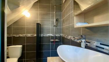Charmant Petit studio proche Centre et Plage - Foto 2, Shower