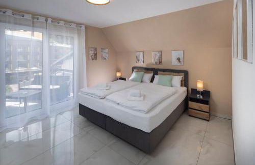 Blue Sky Flat, Apartment, 73qm, bis 6 Personen, Neubau Süd-Balkon mit Lounge-Möbeln, Schwarzwald-PLUS inkl 80 Gratis-Attraktionen täglich - Photo 4