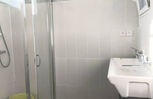 Loft avec jardin au bord de l'eau au rdc d'une ancienne école - Foto 14