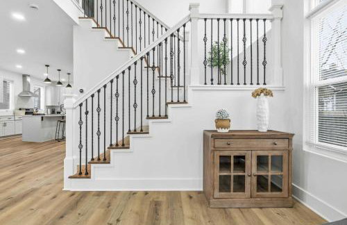 Near Indy Attractions • Deck • Patio • Fenced Yard - Photo 37