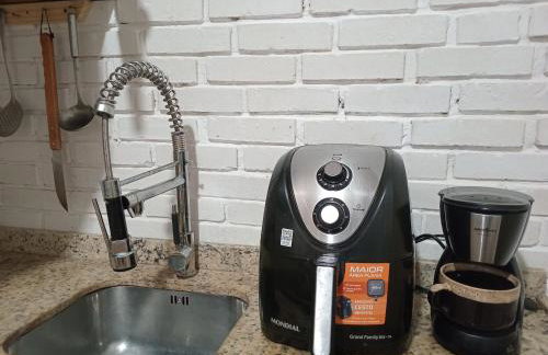 CHALÉ SIMPLES COM WI-FI SPLIT COZINHA COMPLETA SALA QUARTO BANHEIRO A 2 KM DO centro - Foto 13