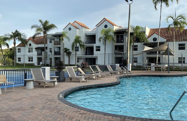 Dharma Home Suites Dania Beach at Sheridan Ocean Club - Photo 30