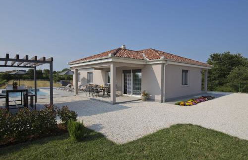 Villa in Kanfanar With Swimming Pool - Foto 4