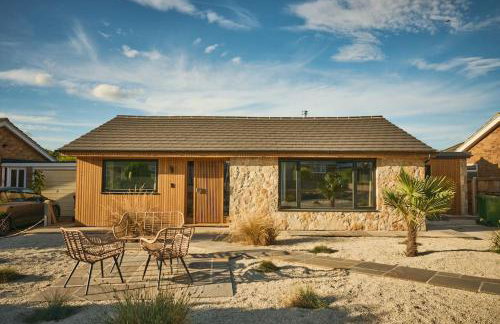 Cromer Luxury Palm Springs Bungalow with Pool Room - Photo 1