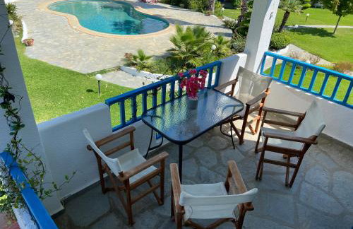 Minimal Resort with Pool in Siviri, 150m from the Sea - Photo 1