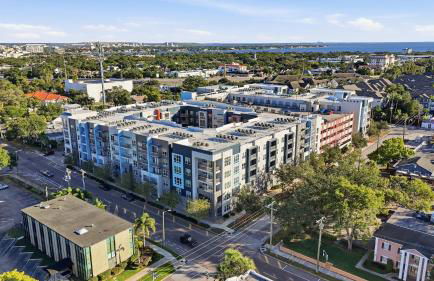 Stylish 2BR w Pool Pet-Friendly Unit #13 - Foto 67