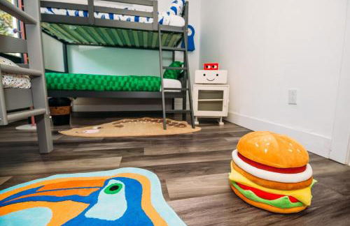 Creekside Family Dreamland - Hot Tub, Firepit, Arcade - Foto 24