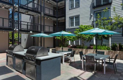 Blueground Emeryville pool nr Bay Street Park SFO-1987 - Foto 22