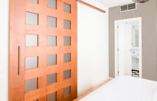 HomeForGuest Design Attic Apartment FREE Parking - Foto 18