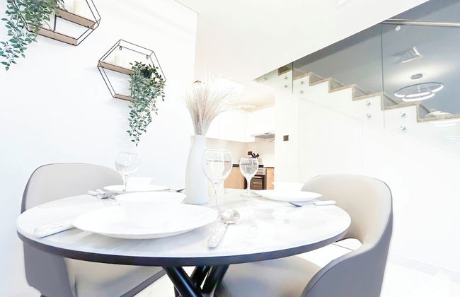 Luxury 1-br Villa in Rukan: Dubai Skyline Views! - Foto 11