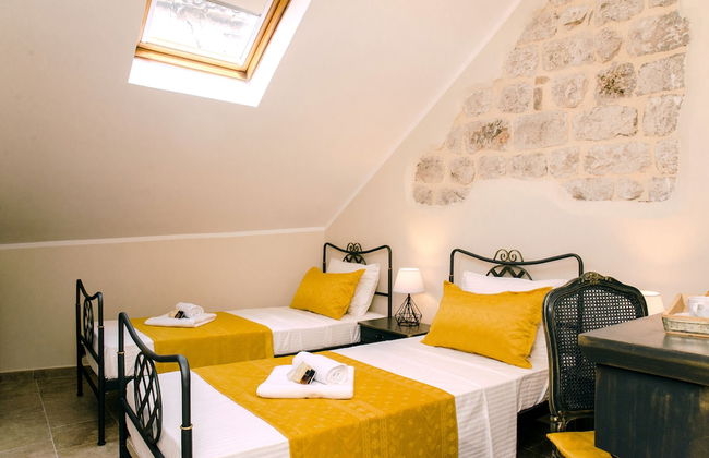 D & Sons Apartments - Photo 27