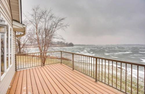 519B Large 2 bedroom on the water - Foto 1