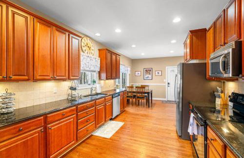 Spacious Family Retreat-Hot tub & Game Room - Foto 20