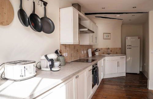 Stylish and Spacious 2-Bedroom Apartment, Tysoes Court, Tewkesbury Town Centre - Private Parking Included - Foto 4