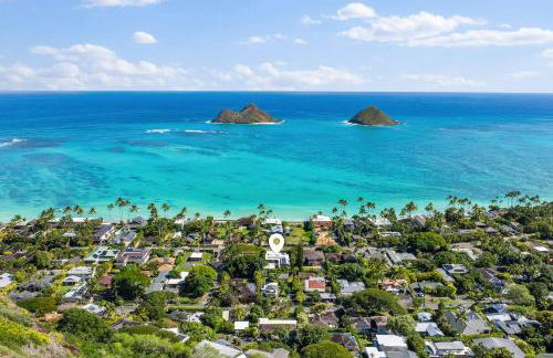 Stunning Lanikai Home just steps to the Ocean-Authentic Hawaiian Tropical Charm - Photo 4