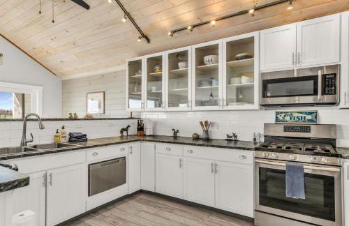 Spacious Oceanfront Home Stunning Sunset Views - Foto 12