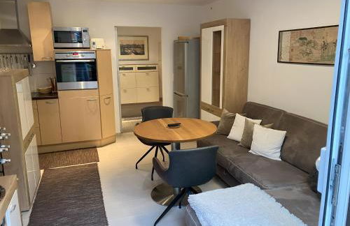 FeWo Monarchenhügel in Seenähe, Garten, Terrasse, Carport mit Wallbox - Foto 1