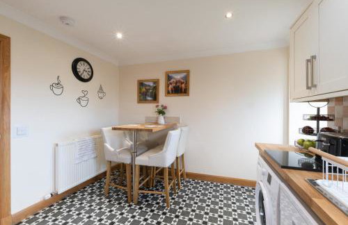 Bungalow with Hot Tub, BBQ Hut, Golf Net , Large Garden & Play Area - Foto 19